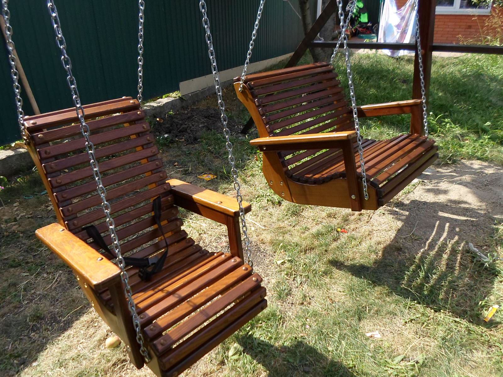 Деревянные качели