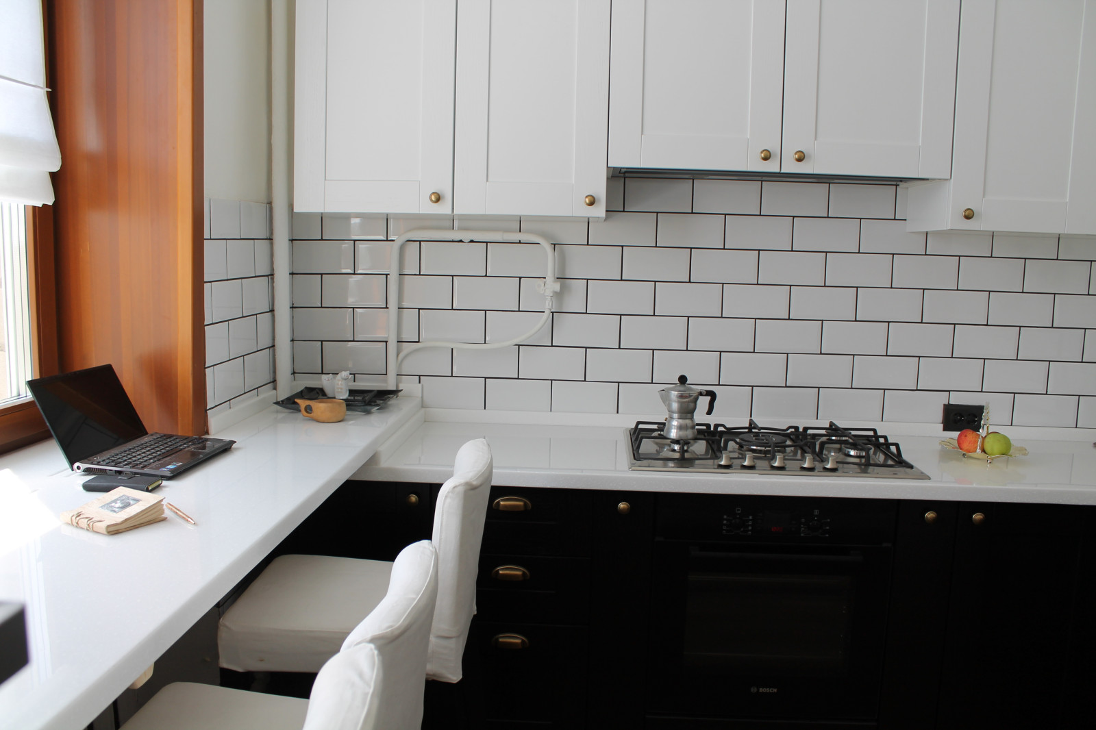 Стол-подоконник для кухни: быть или забыть?