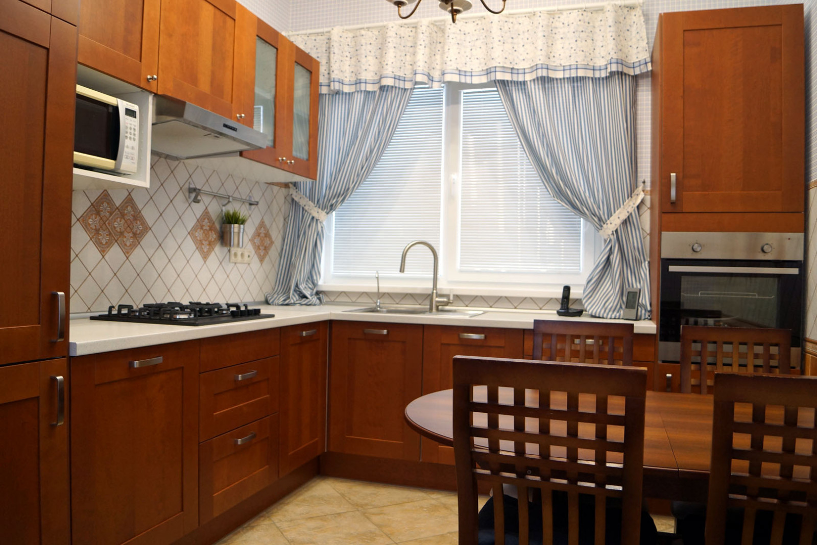 Дом в терракотовых тонах