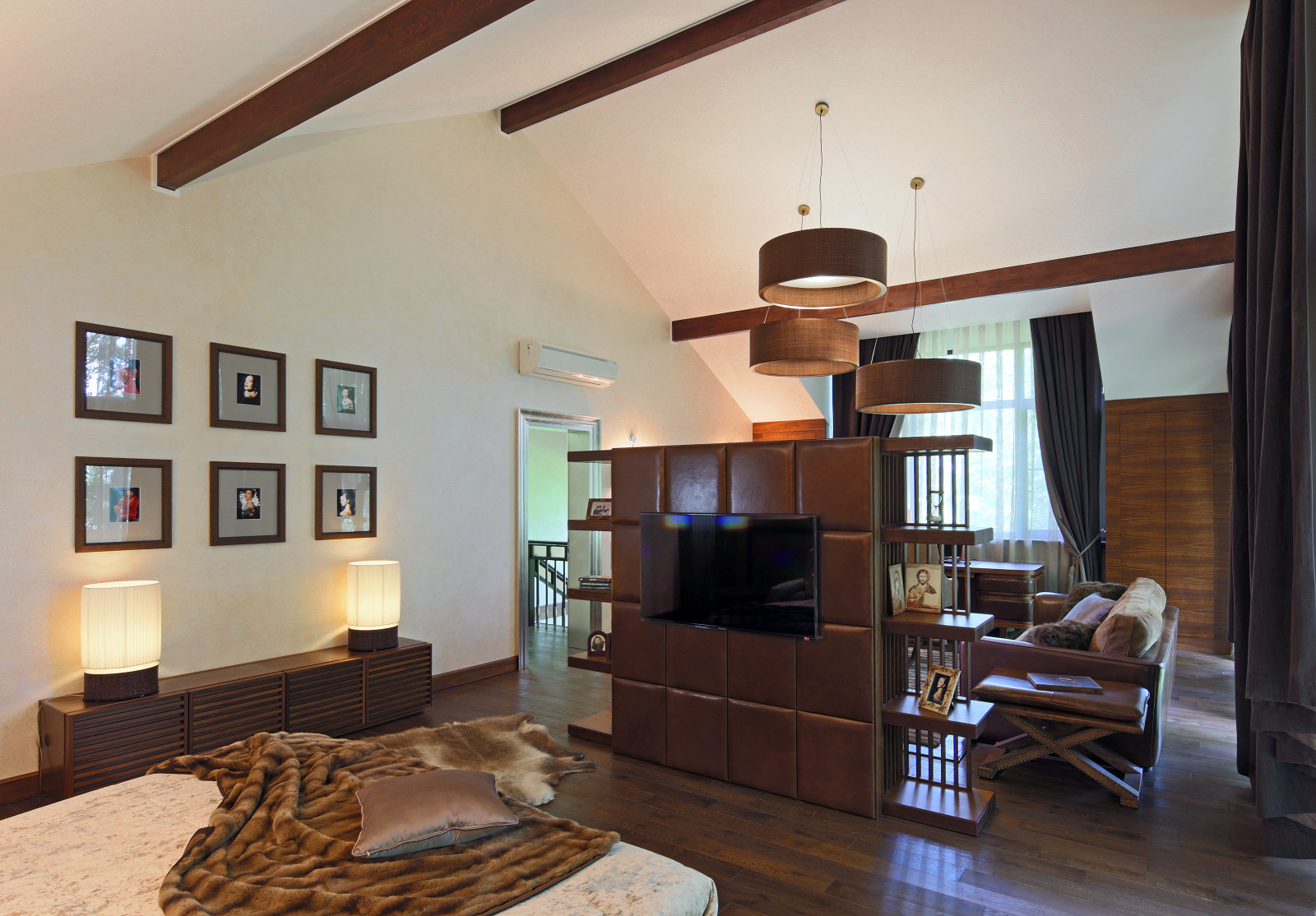 Дом в поселке "Жуковка" на Рублево-Успенском шоссе.