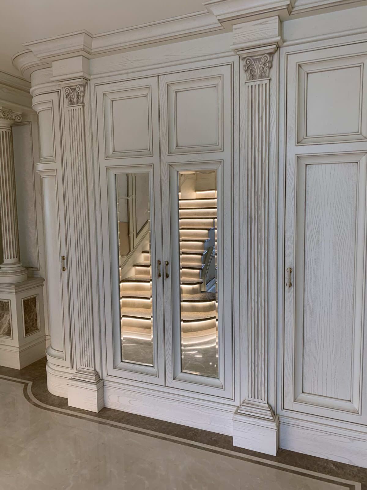 Деревянный интерьер квартиры