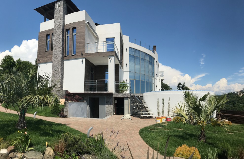 Обложка проекта: Архитектурный проект частного дома с панорамным остеклением