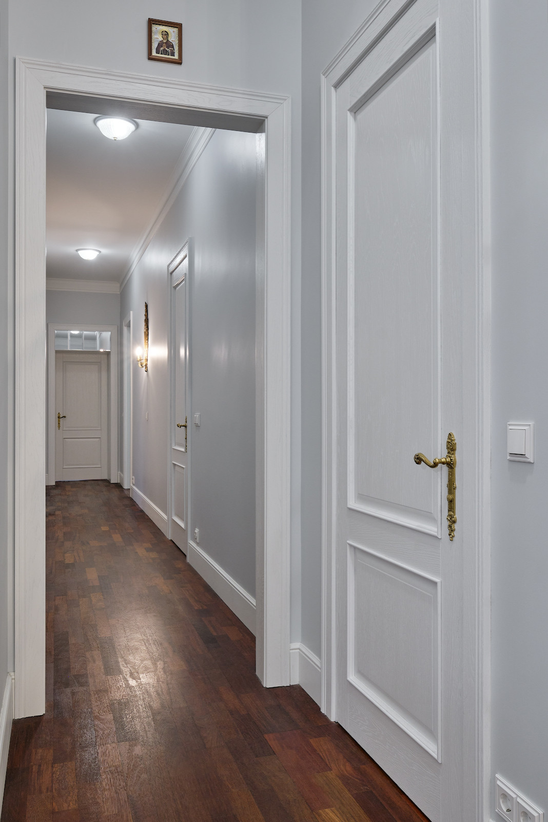 Классический интерьер с Орлеаном в отделке дуб