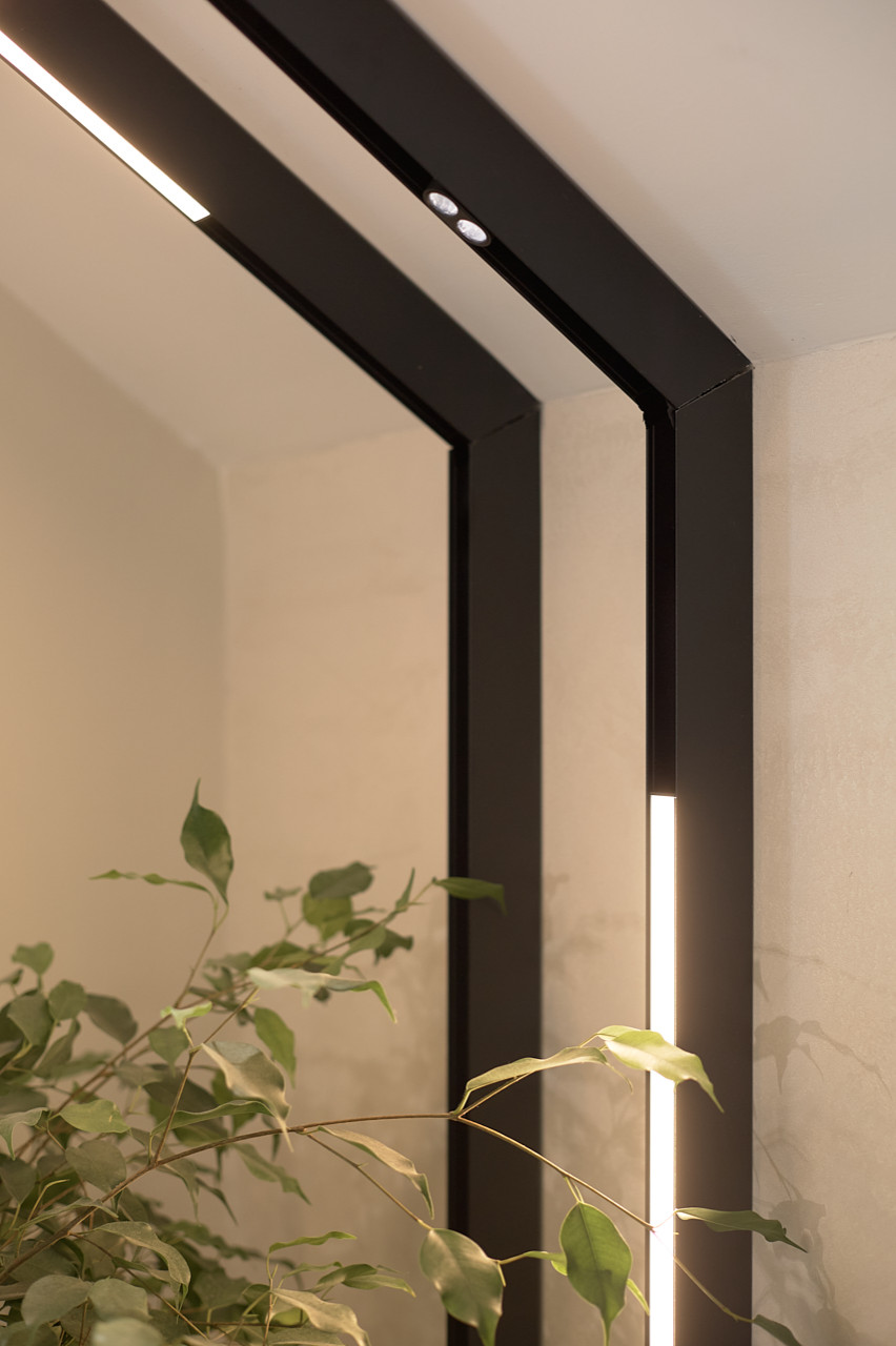 Slim Magnetic L01 Трековый светильник 10W 3000K черный 85000/01