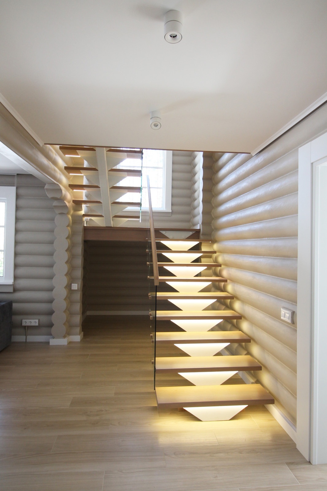 Срубовой коттедж в Рощино