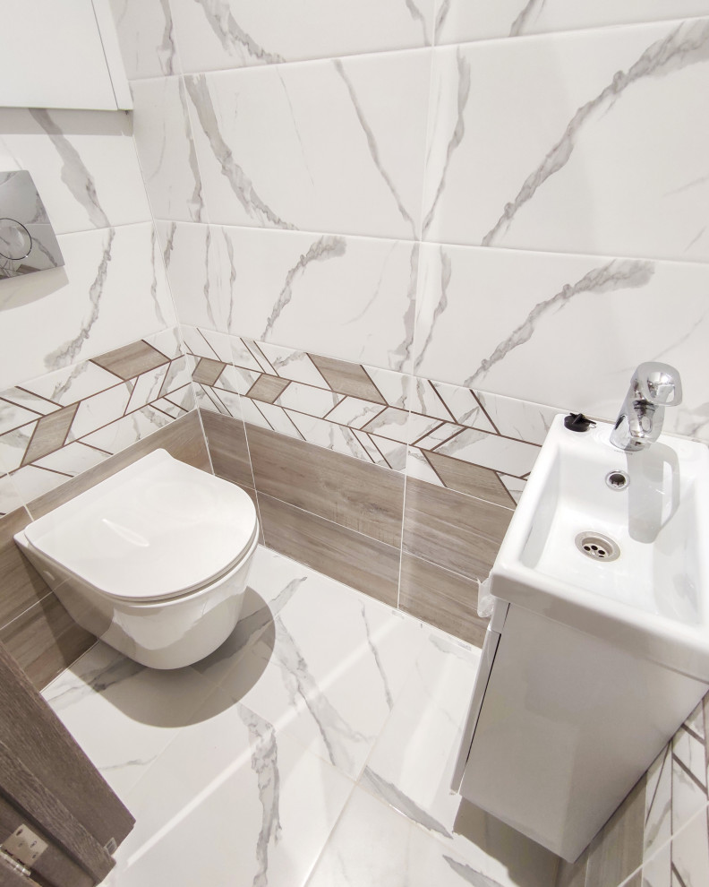 Туалет-инсталляция с умывальником