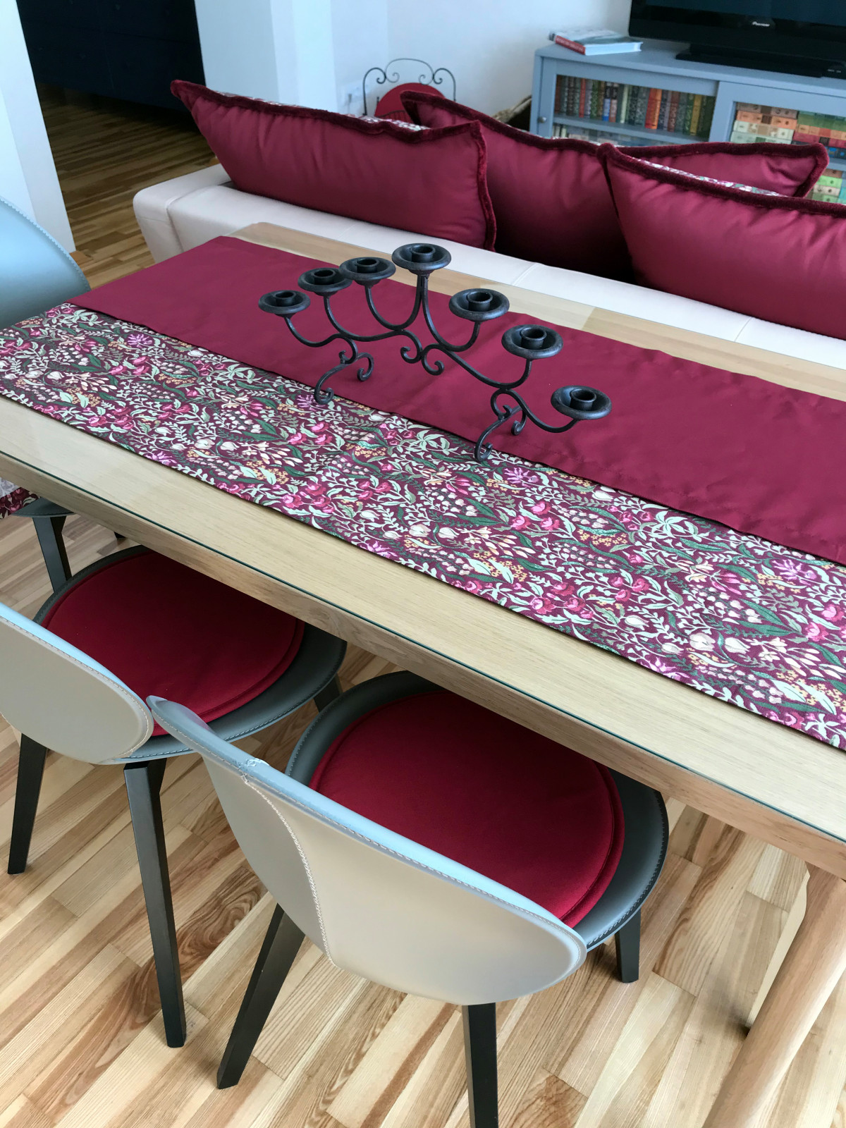 Обложка проекта: Подбор мебели, освещения и декора в 2-х комнатную квартиру