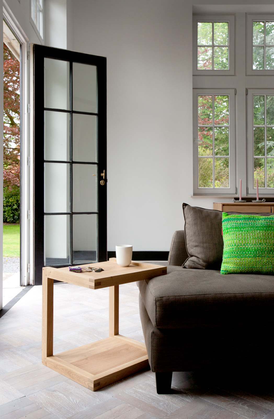 Ethnicraft - современная мебель из тика, дуба и ореха