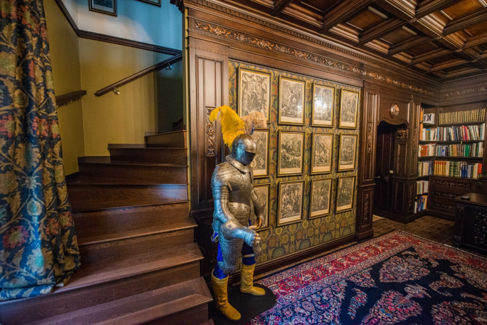 Интерьер в стиле средневекового замка