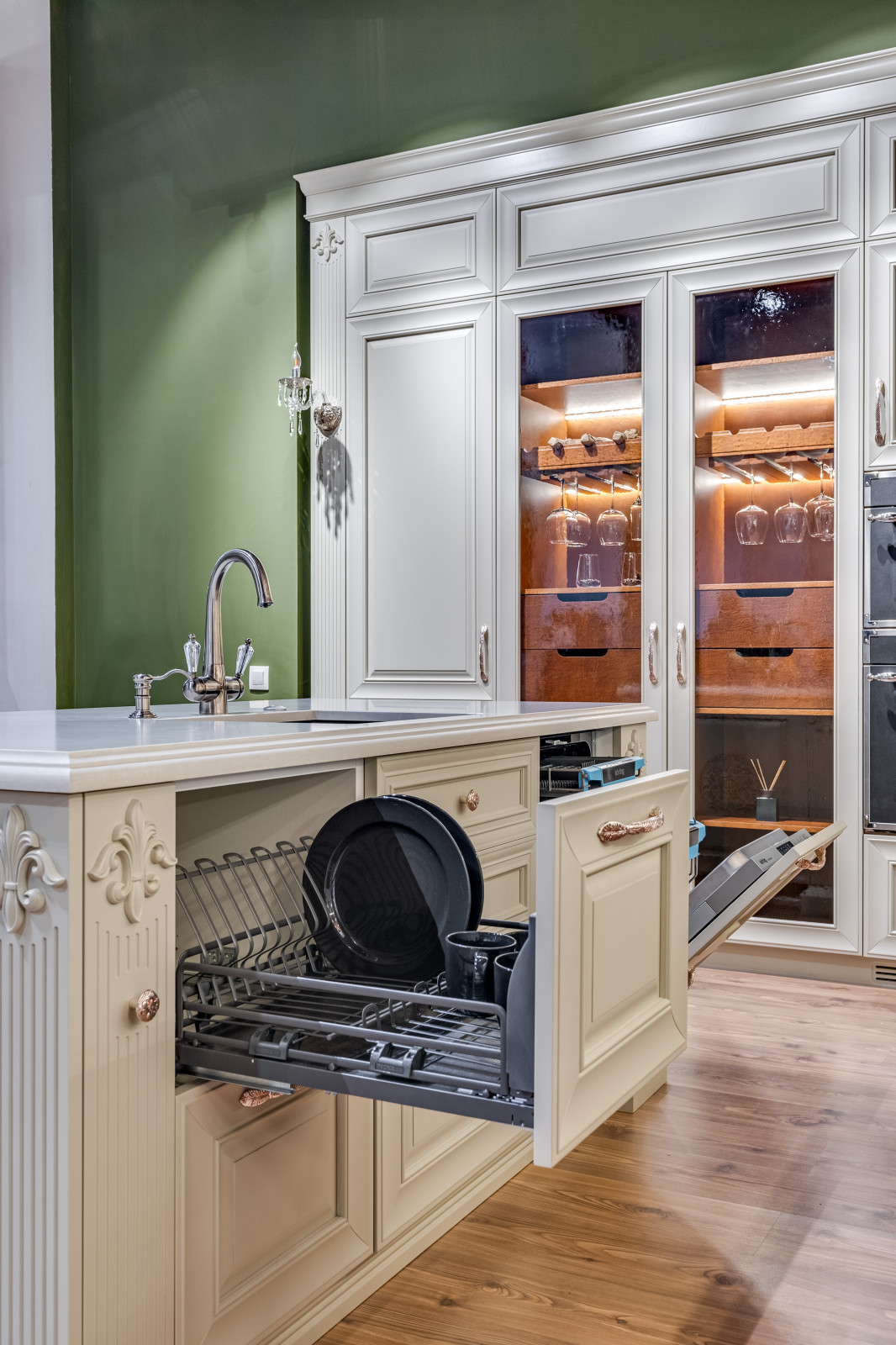 Обложка проекта: Кухня Версаль из массива