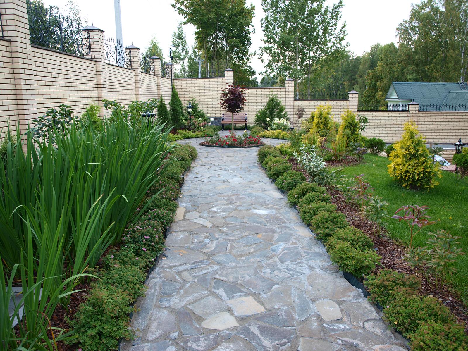 Террасный сад на склоне