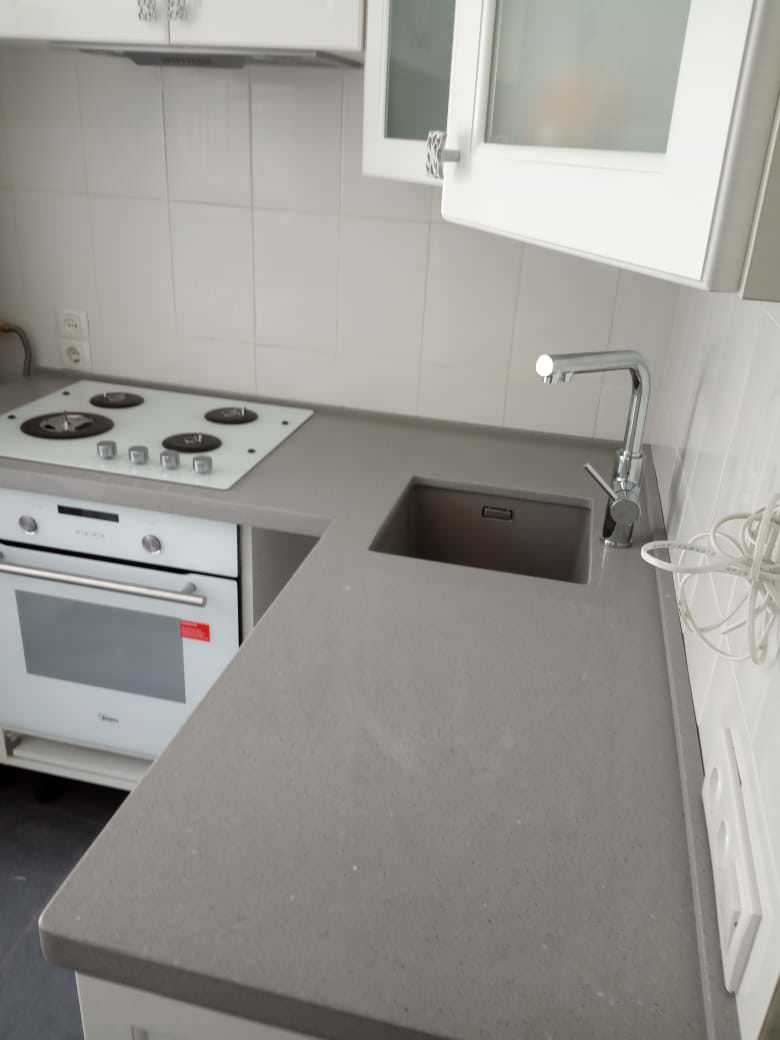 Обложка проекта: Столешница из кварцевого камня Viatera Castle Q5200