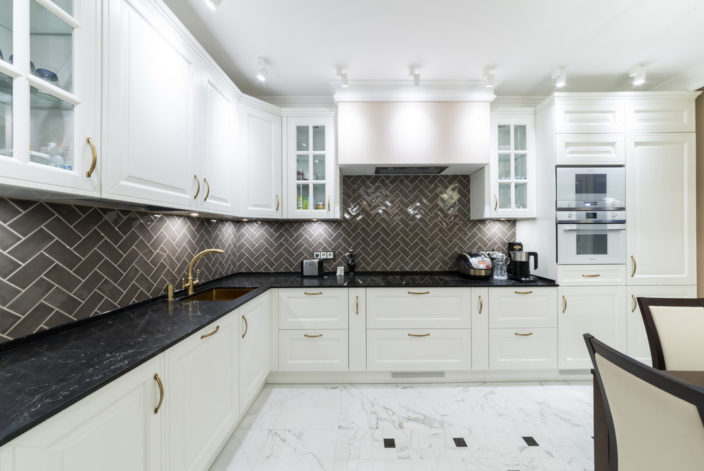 Просторная кухня