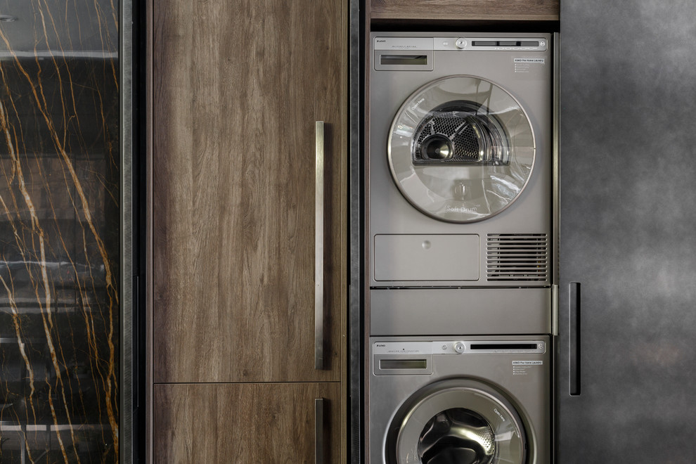 Giulia Novars, Москва. Смоленская, д.10