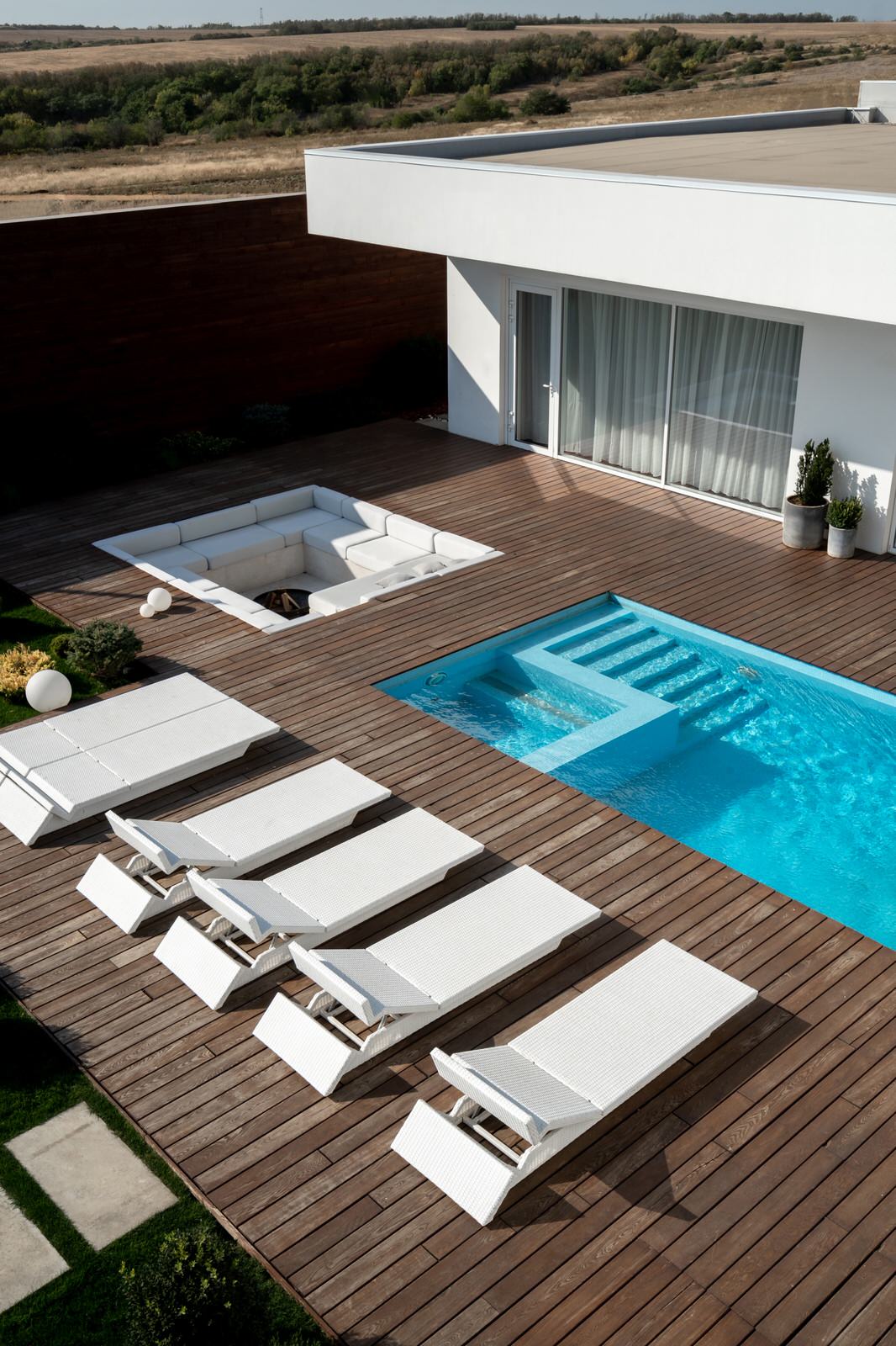 Белый дом на юге России