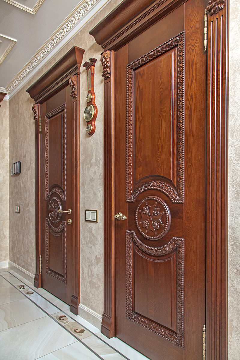 Дверные блоки из массива ясеня