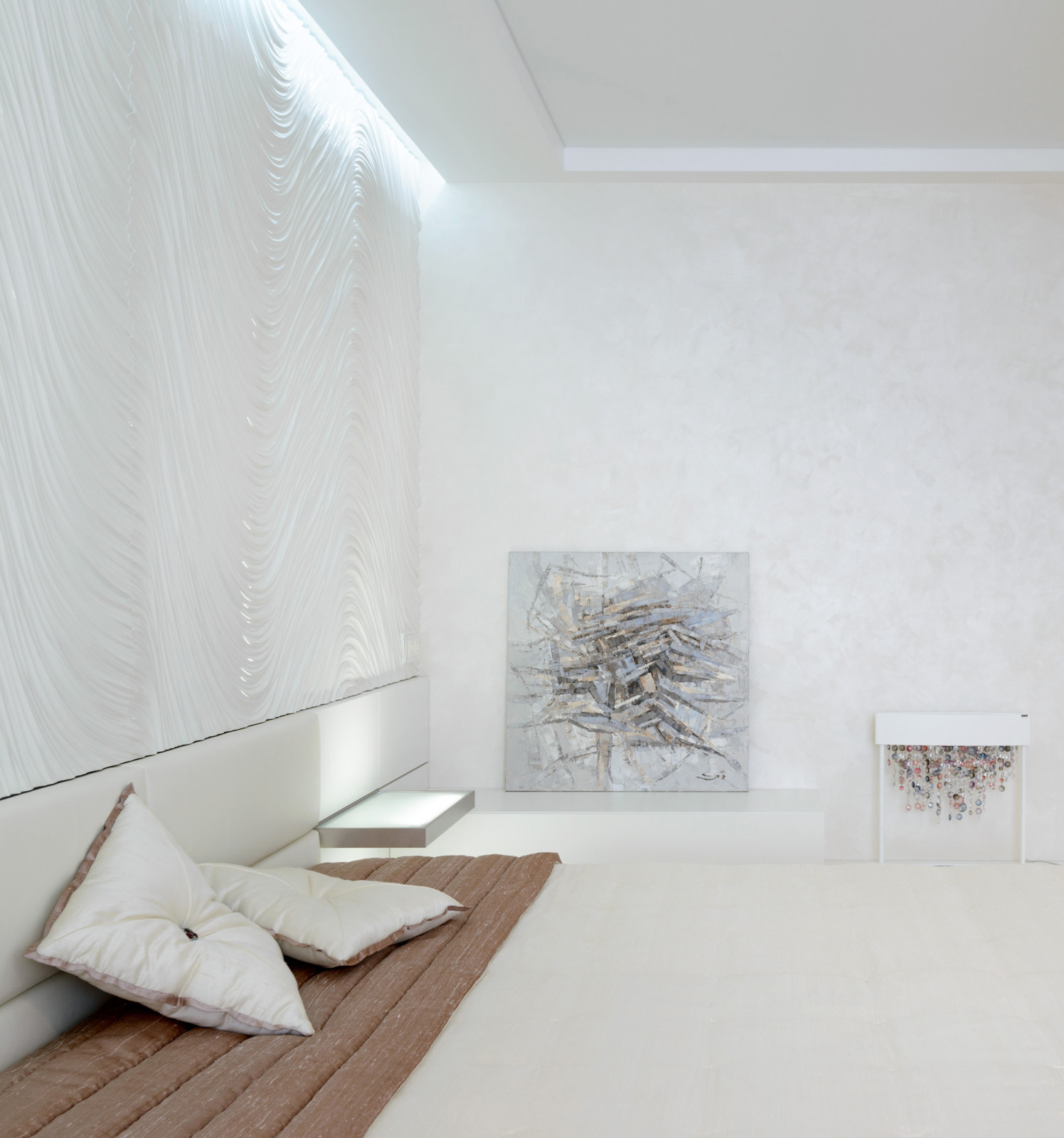 Любовь к белому цвету.