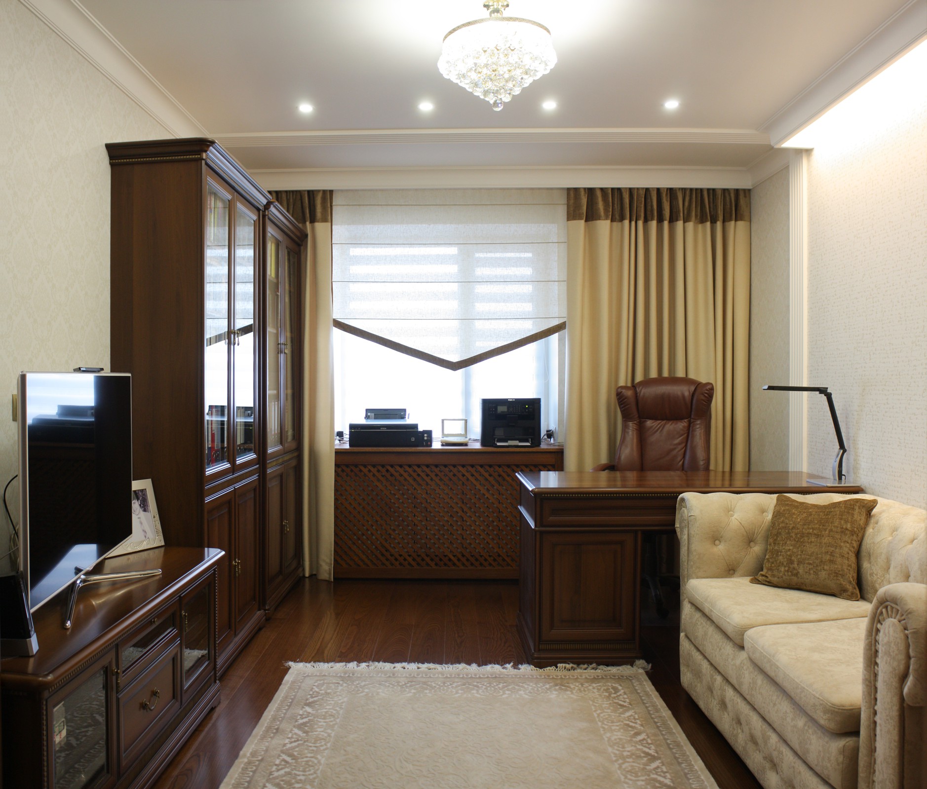 Яркая история.