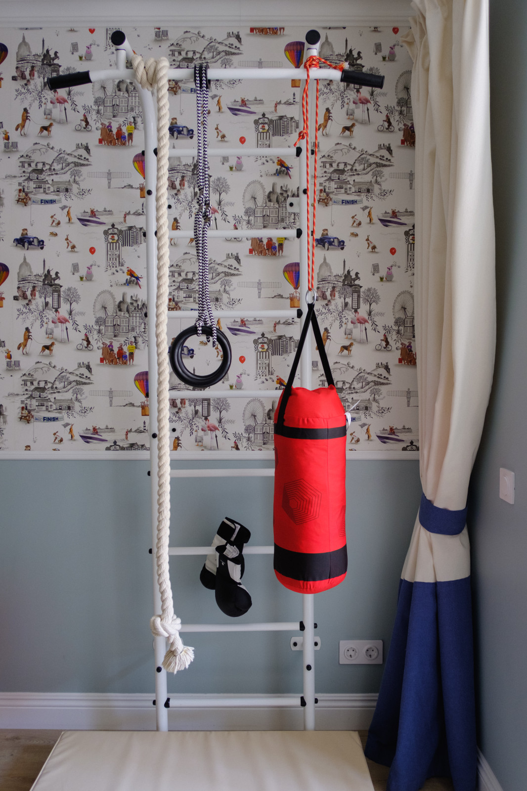 Обложка проекта: Трёхкомнатная квартира на Революции