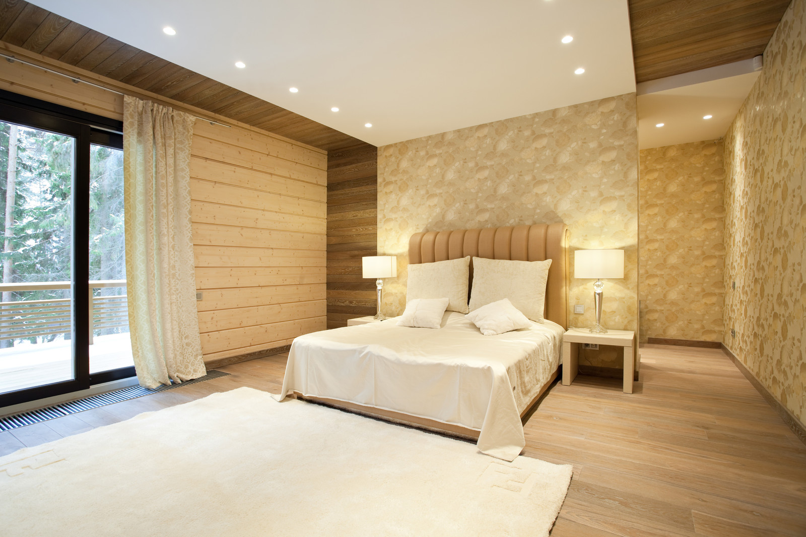 Дом. Массивная доска.