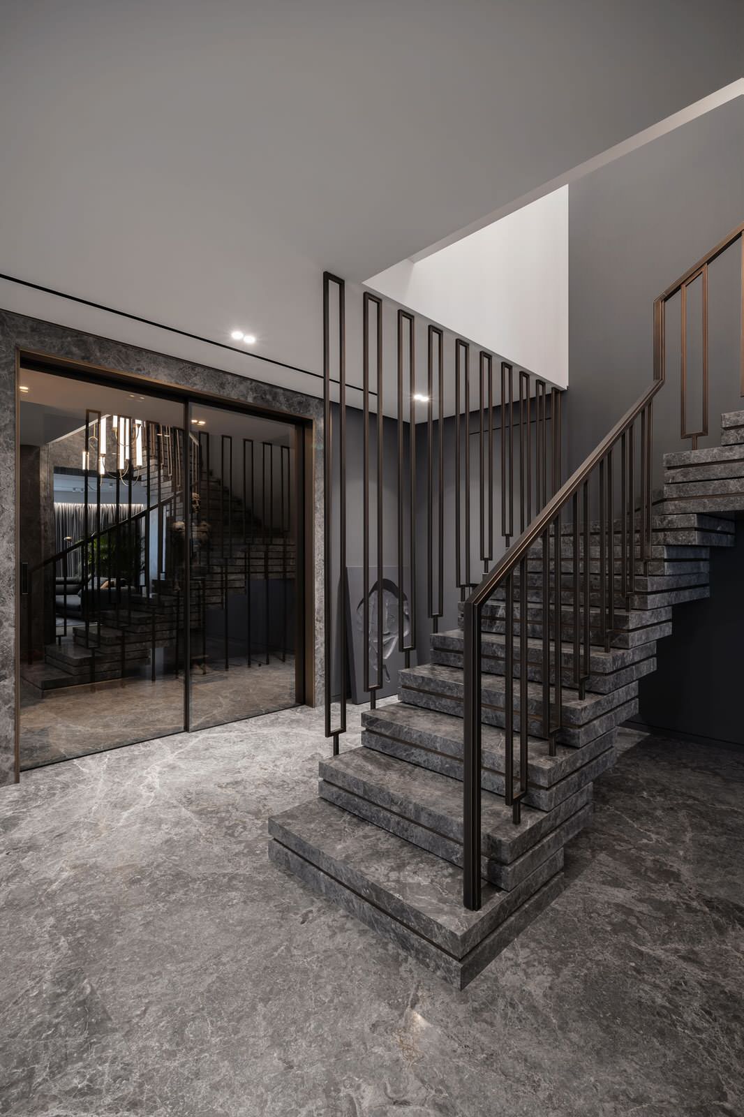 Triumph: eclectic style of stones & metals