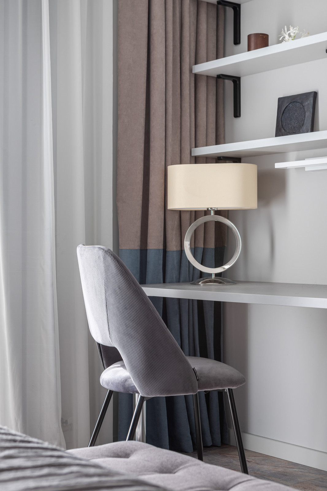 КВАРТИРА С ЯРКИМИ АКЦЕНТАМИ В СТАРОМ ФОНДЕ