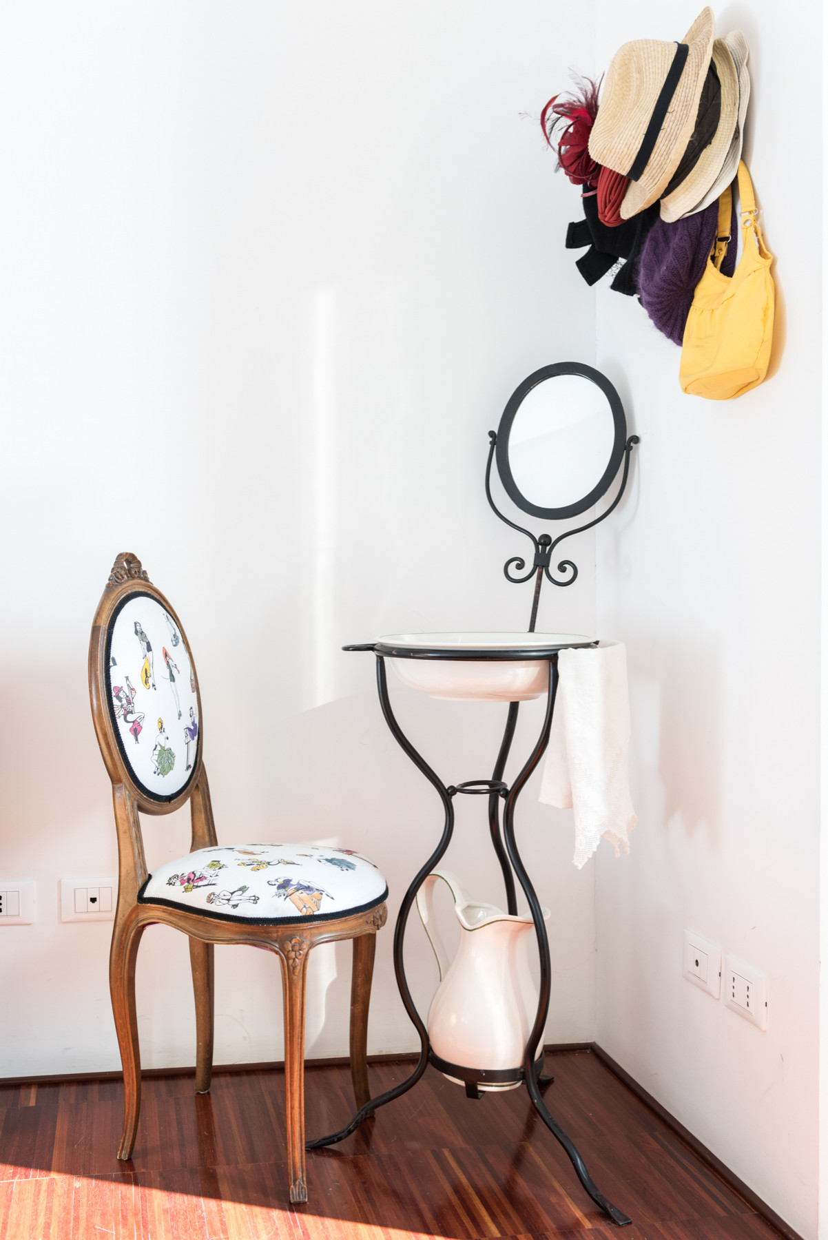 Houzz Италия: Римская квартира, соразмерная еде и книгам