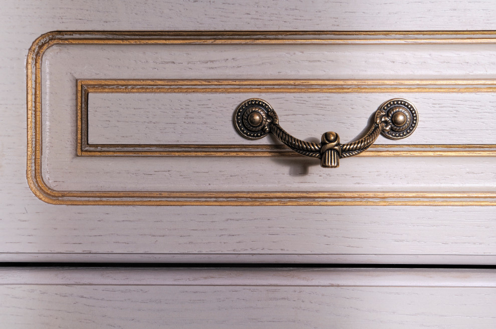 Кабинет белый с патиной