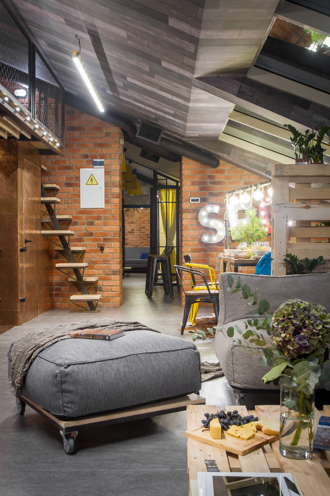 Лофт на Конюшенной