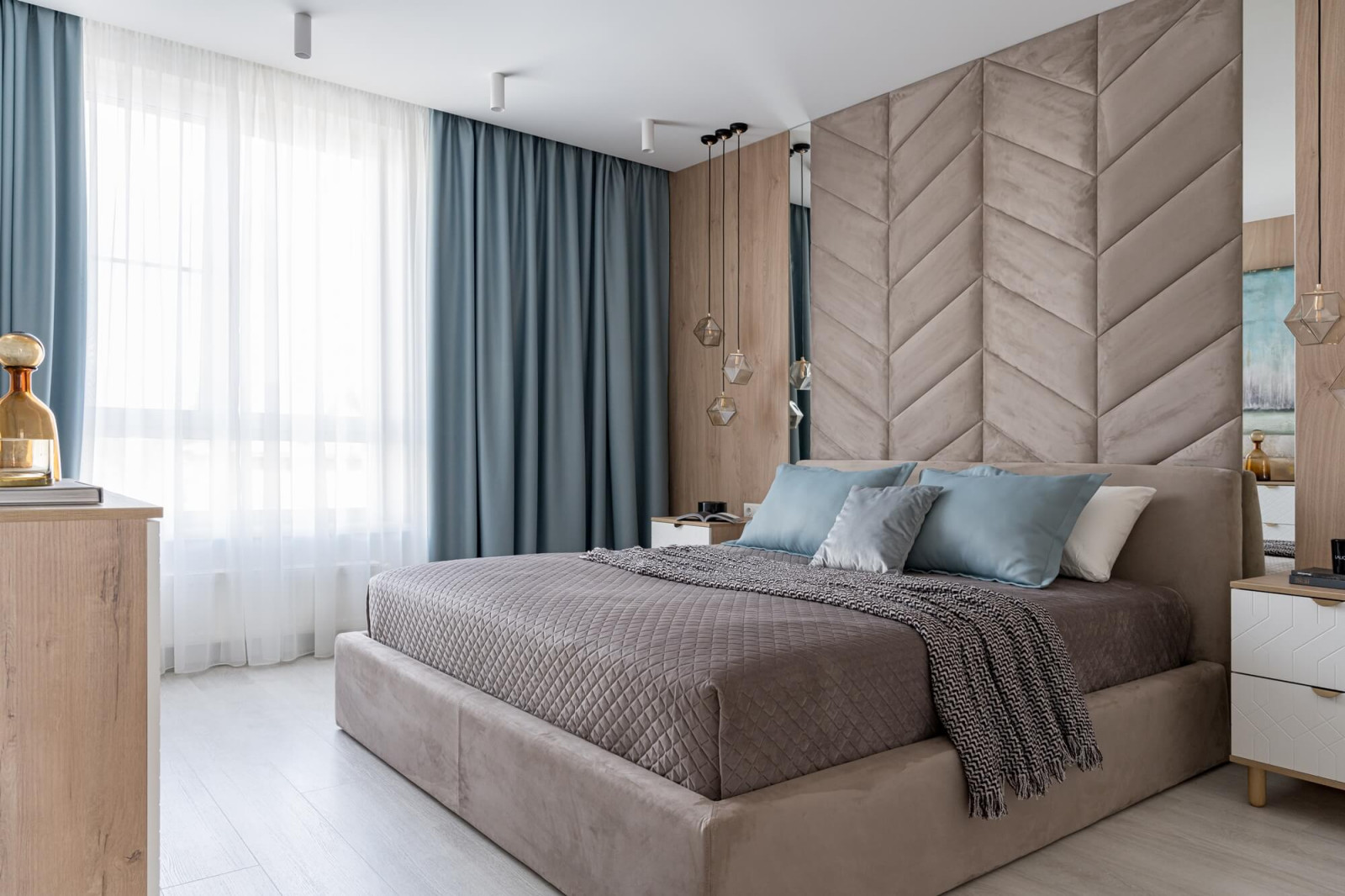 Обложка проекта: Единство деталей | Реализованный интерьер таунхауса в Карасьеозёрском