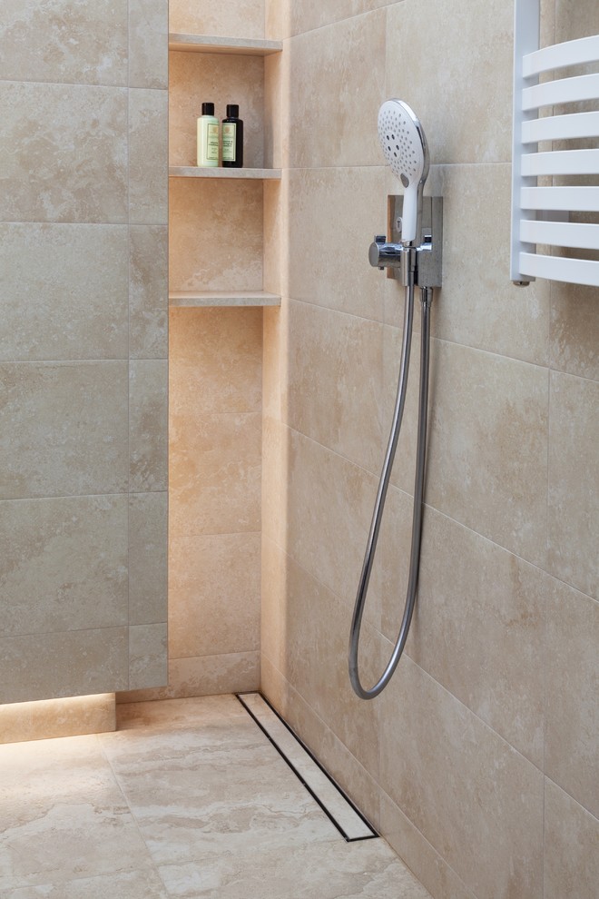 Душевой слив в полу