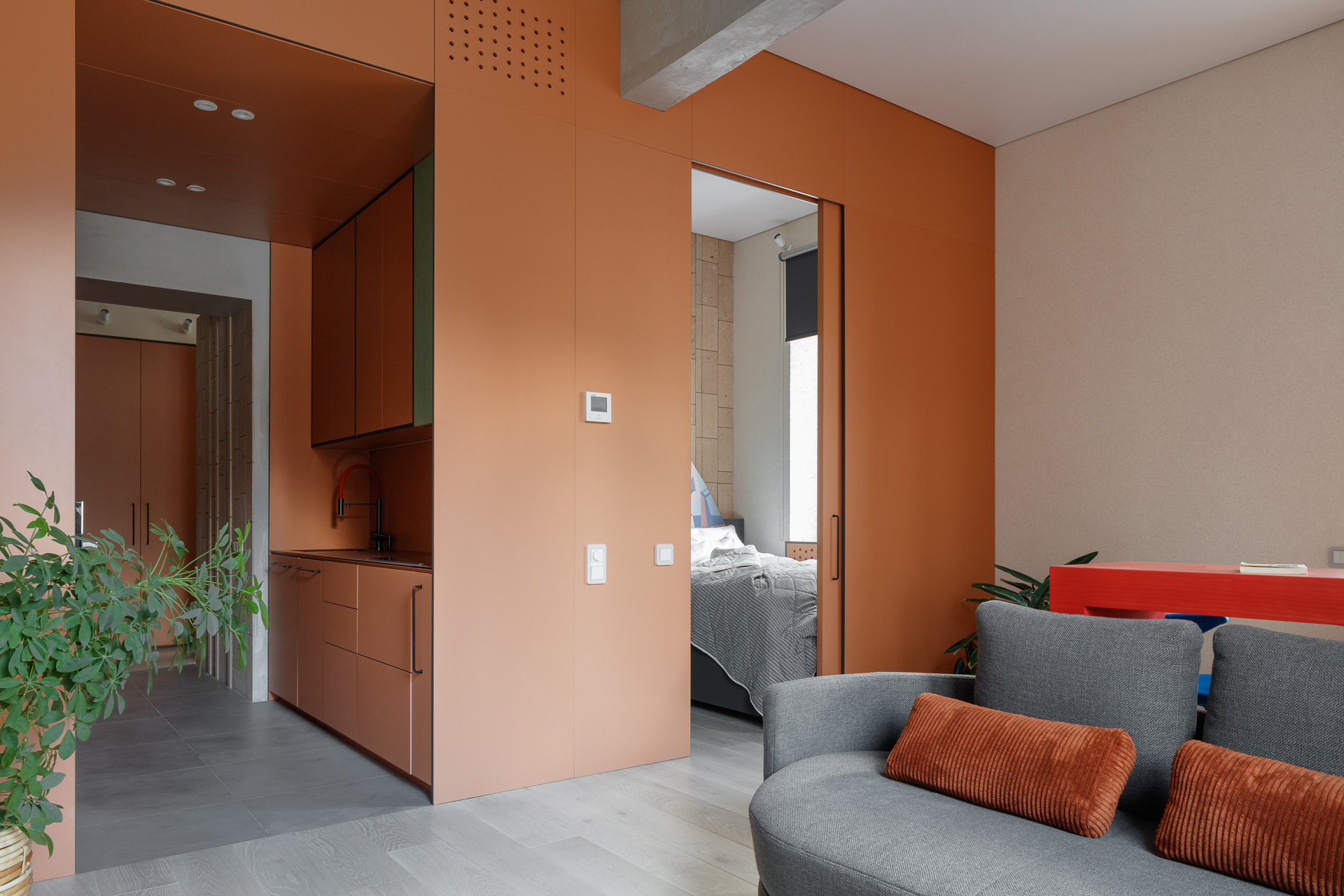 Houzz тур: Яркие апартаменты почти без стен