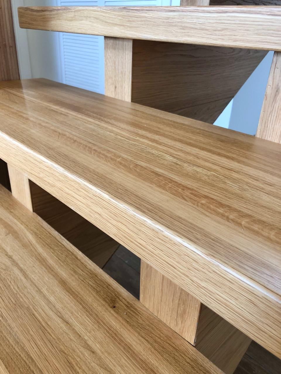 Лестница из массива дуба.