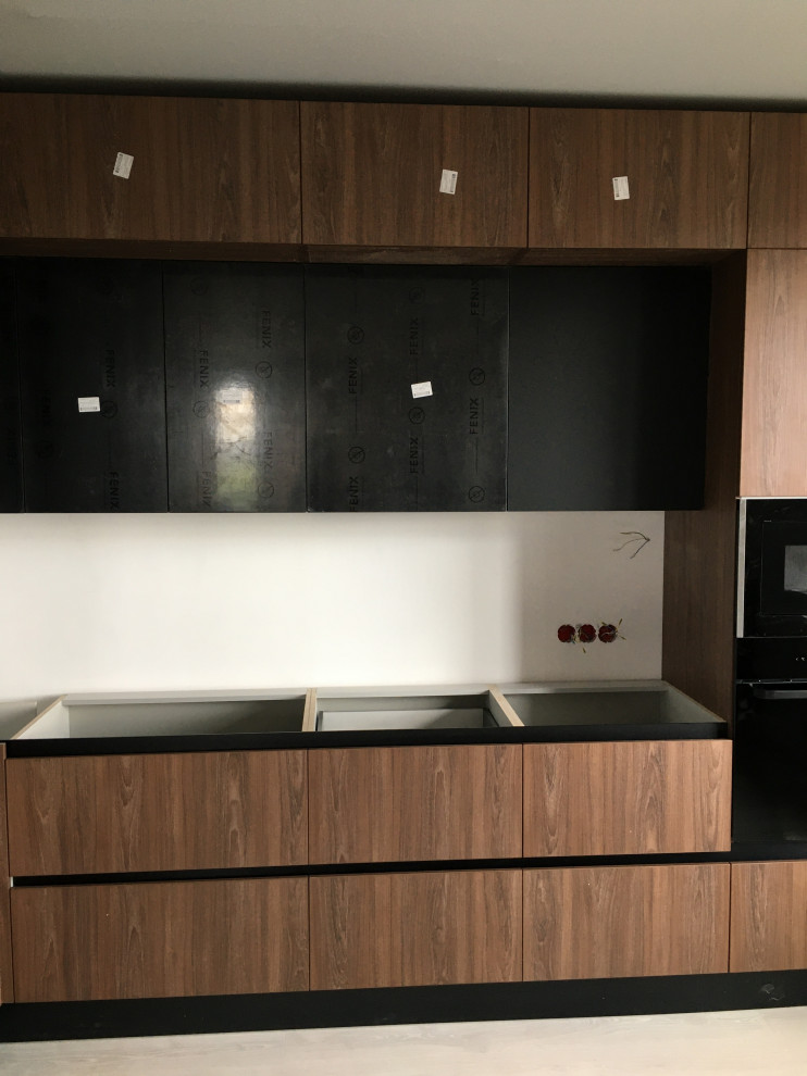 Установка кухни с глубокой антресолью