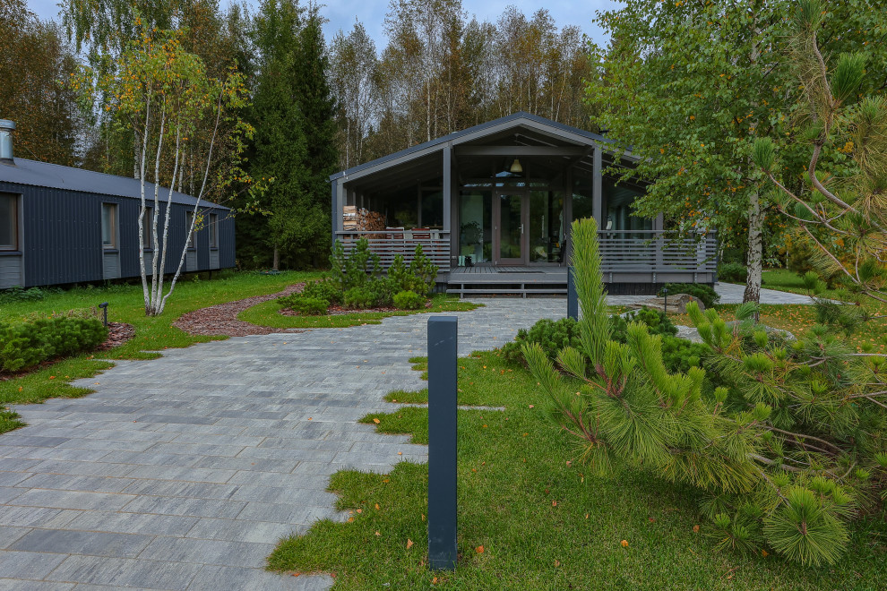 Частный сад в КП "Снегири". Осень.