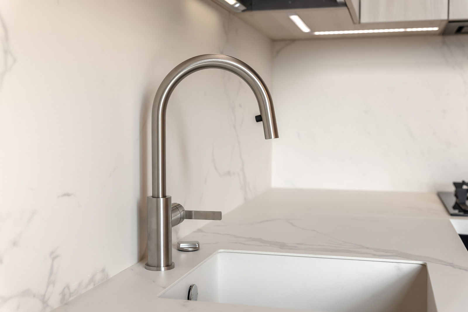 Вытяжка Konigin Navi Black в передаче «Квартирный вопрос».