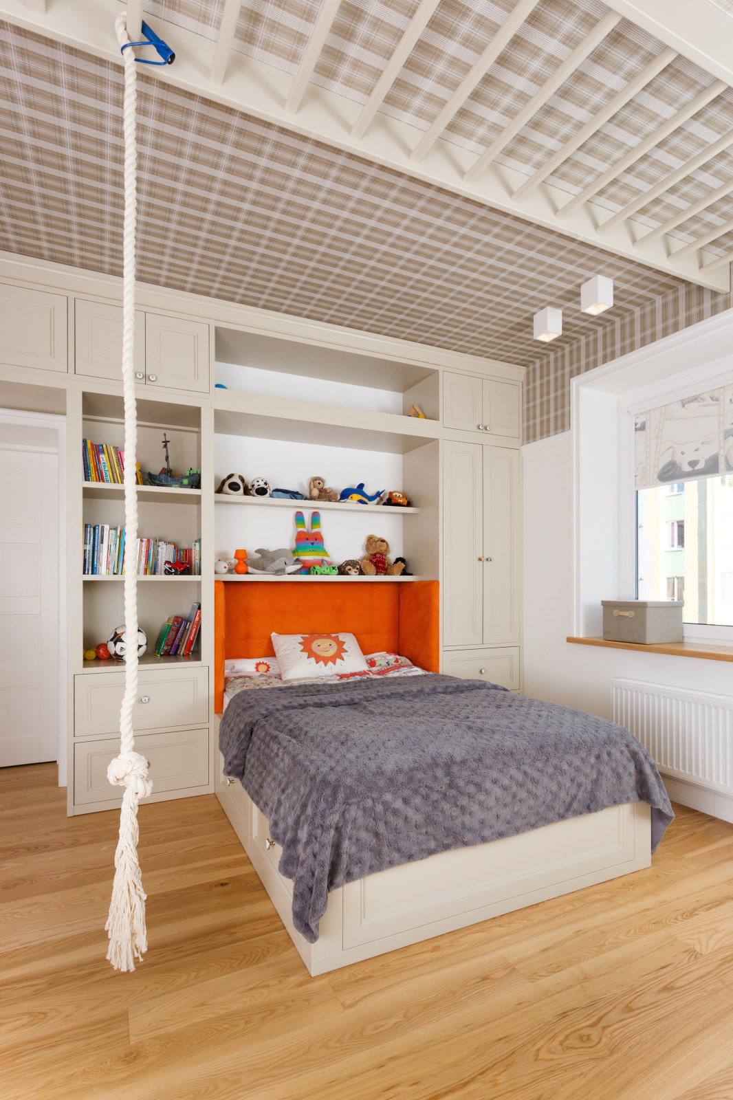 Квартира с яркими акцентами.160 м/кв