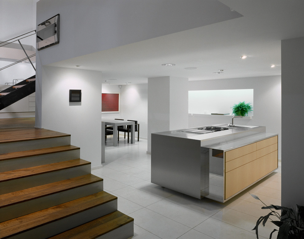 Обложка проекта: шоурум strato