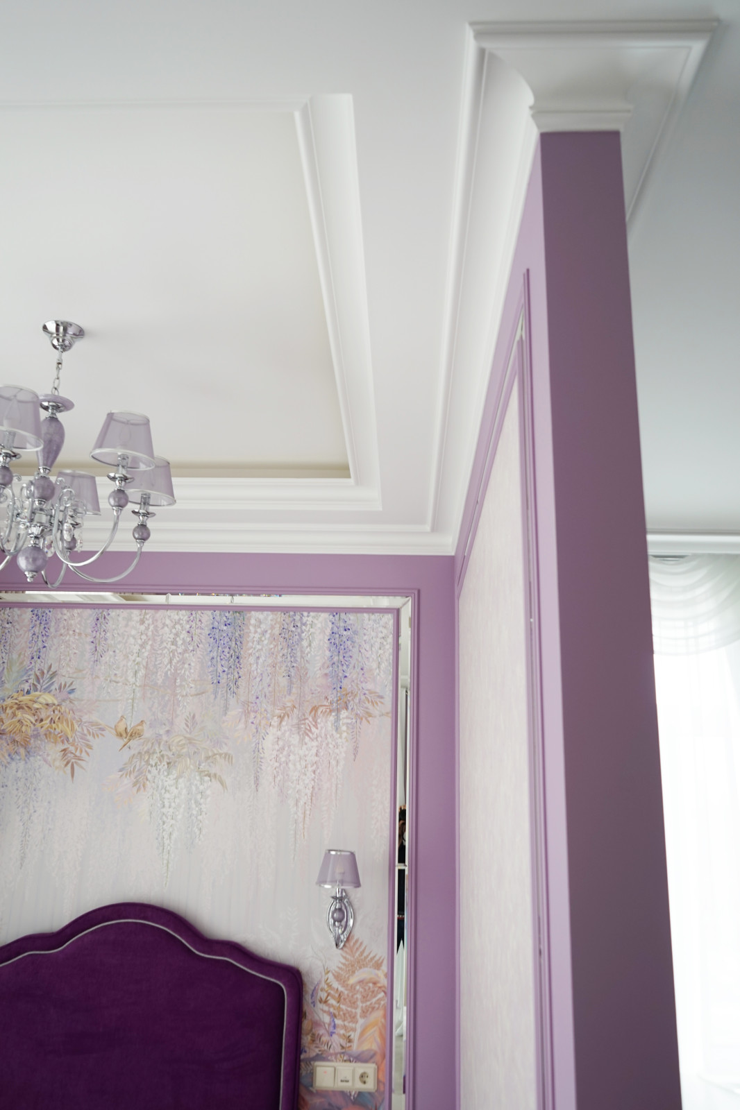 Фото готового интерьера. Второй этаж загородного дома, пространство спален в дом