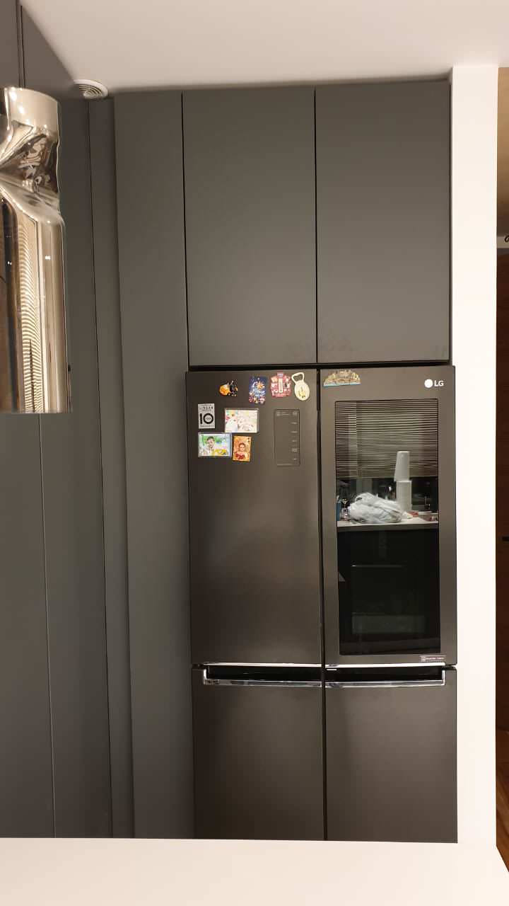 Кухня из эмали и массива.