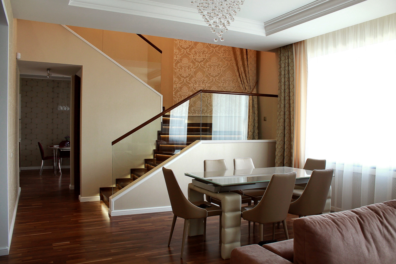 Обложка проекта: Лестница в небольшой квартире