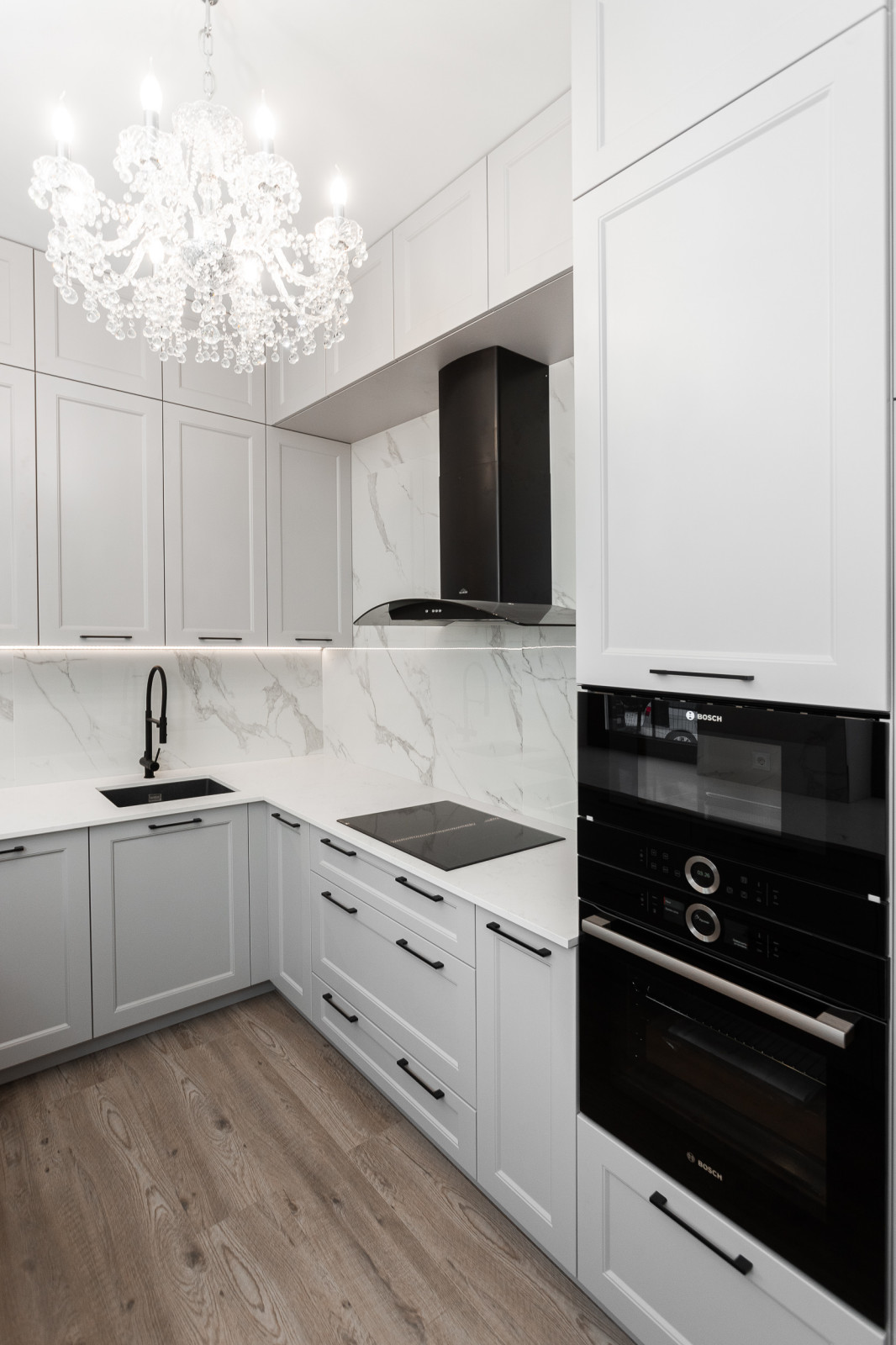 Кухня в стиле современная классика у моря