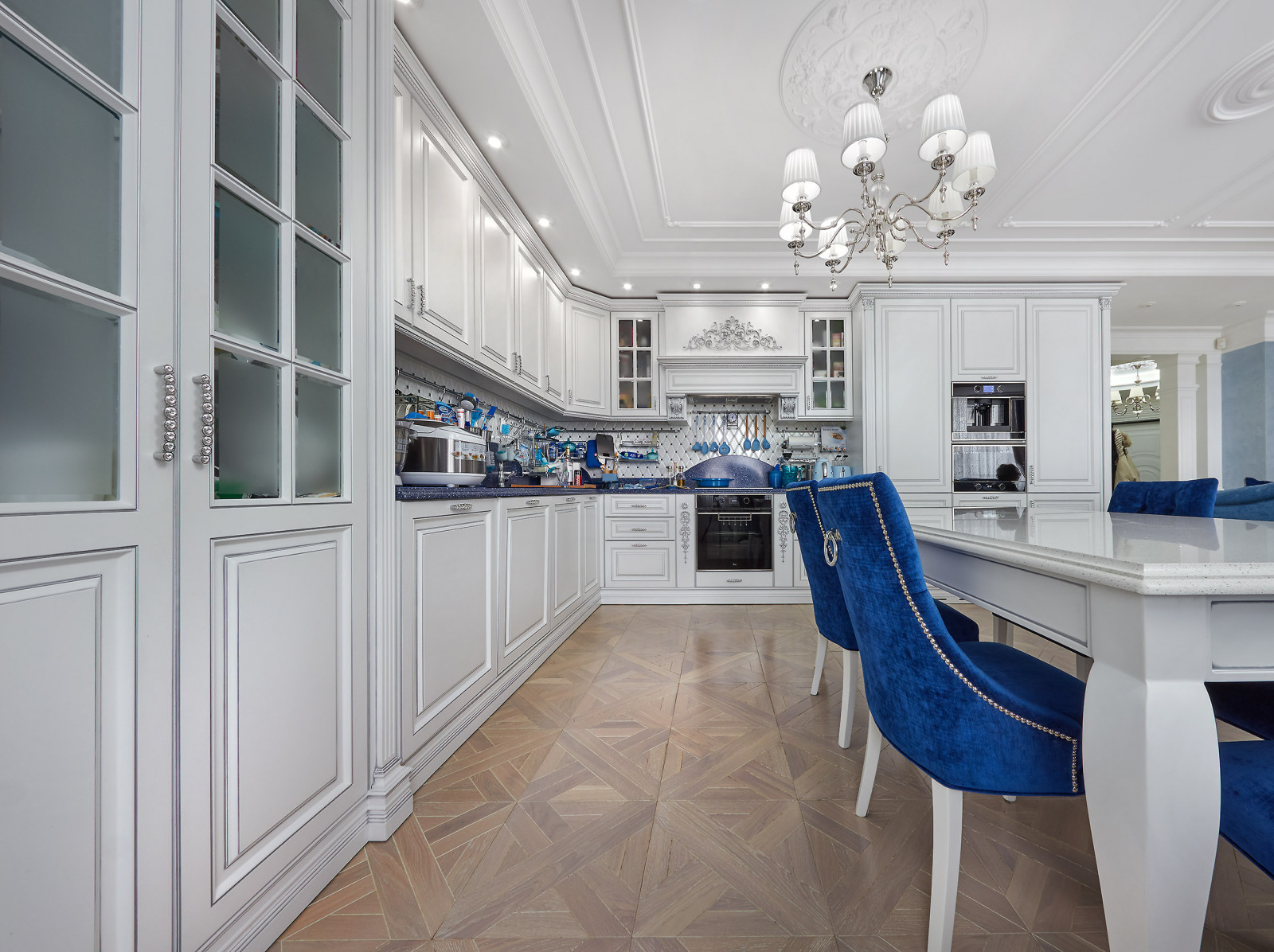 Сакко и Ванцетти (мебель фирмы Selena)