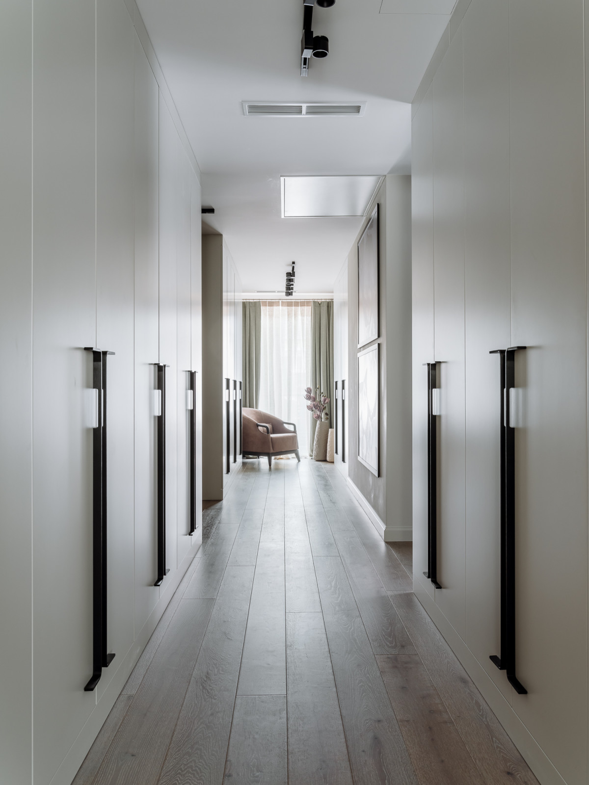 Гардеробные, камин, двери и премиум мебель / ГОРКИ-8