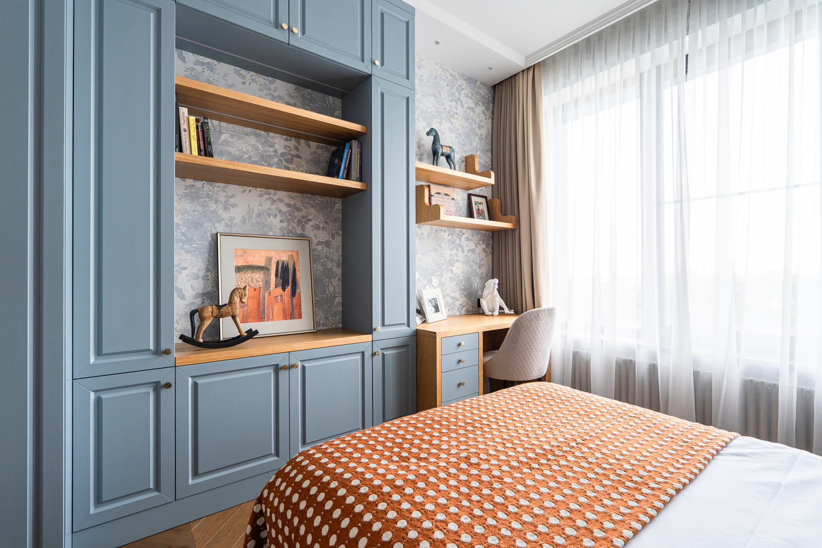 с видом на реку