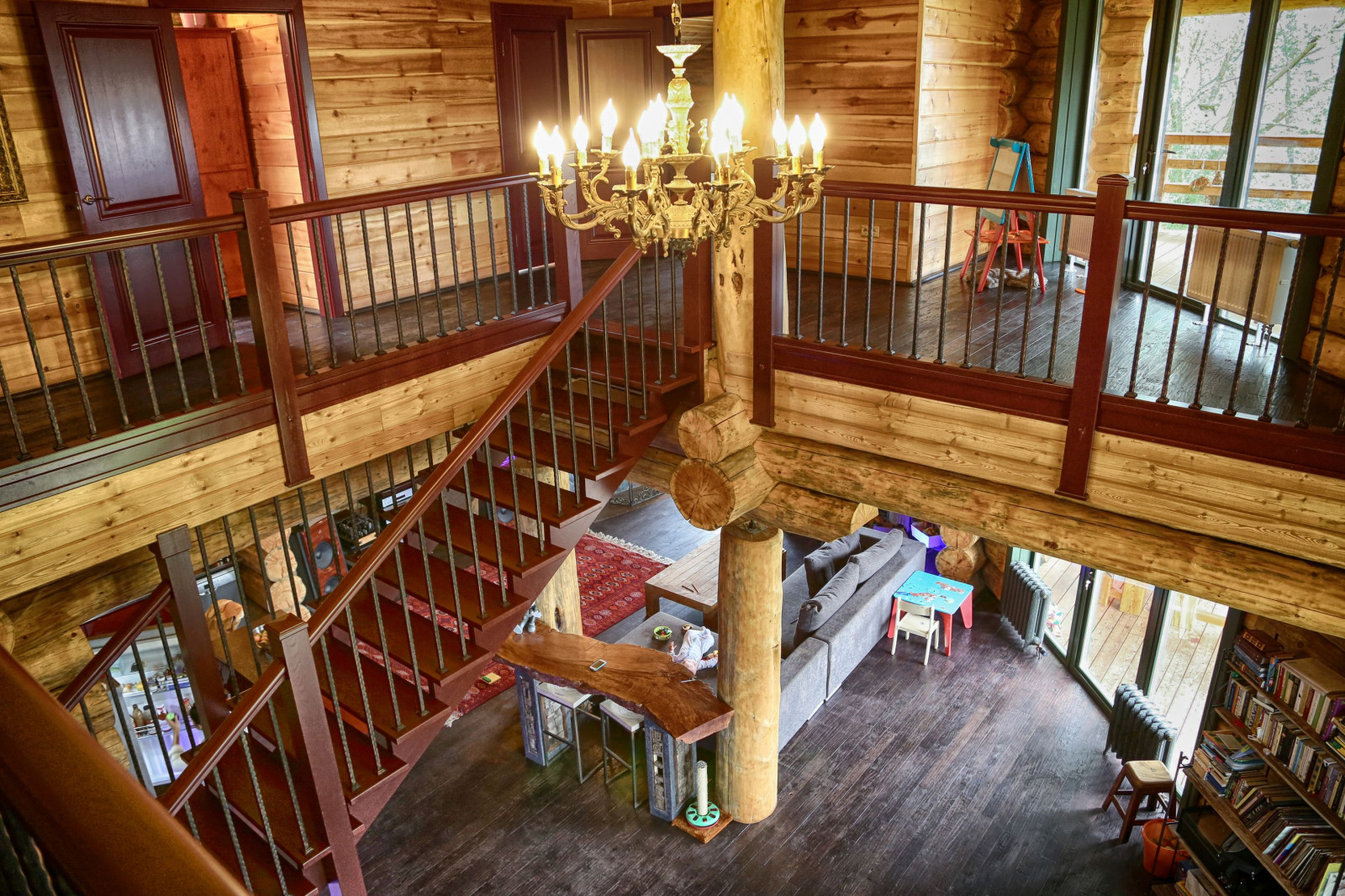 Дом из кедра на Волге