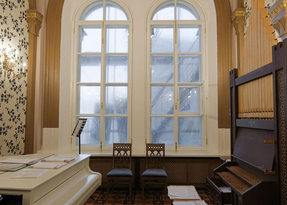 Квартира с историческими окнами и двери