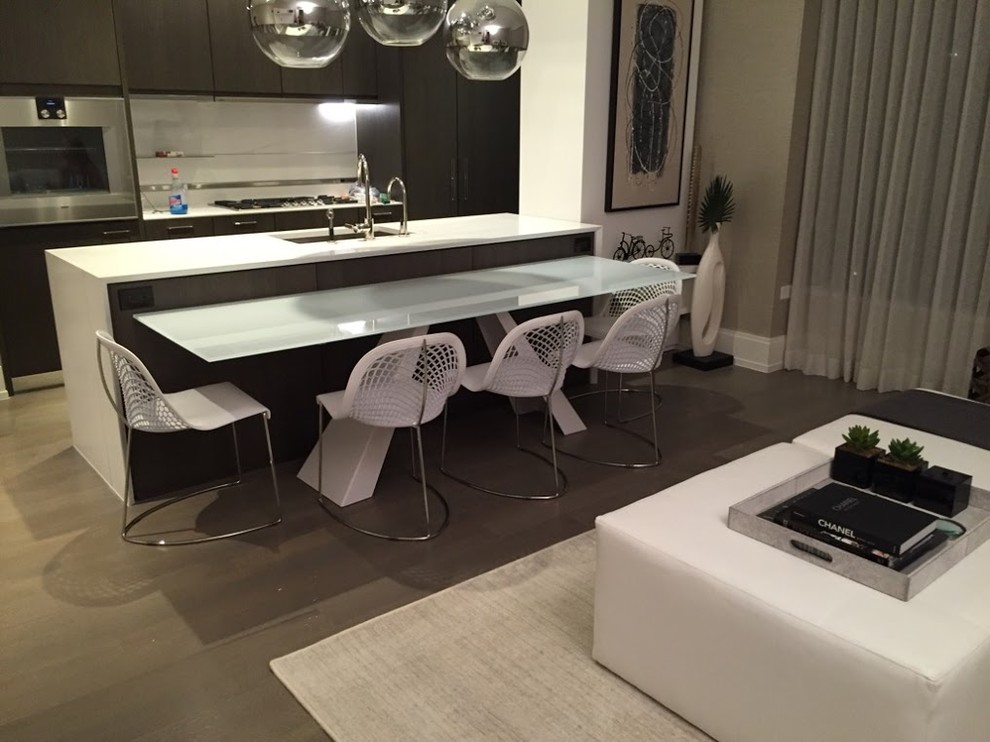 Обложка проекта: Back Painted Table Top