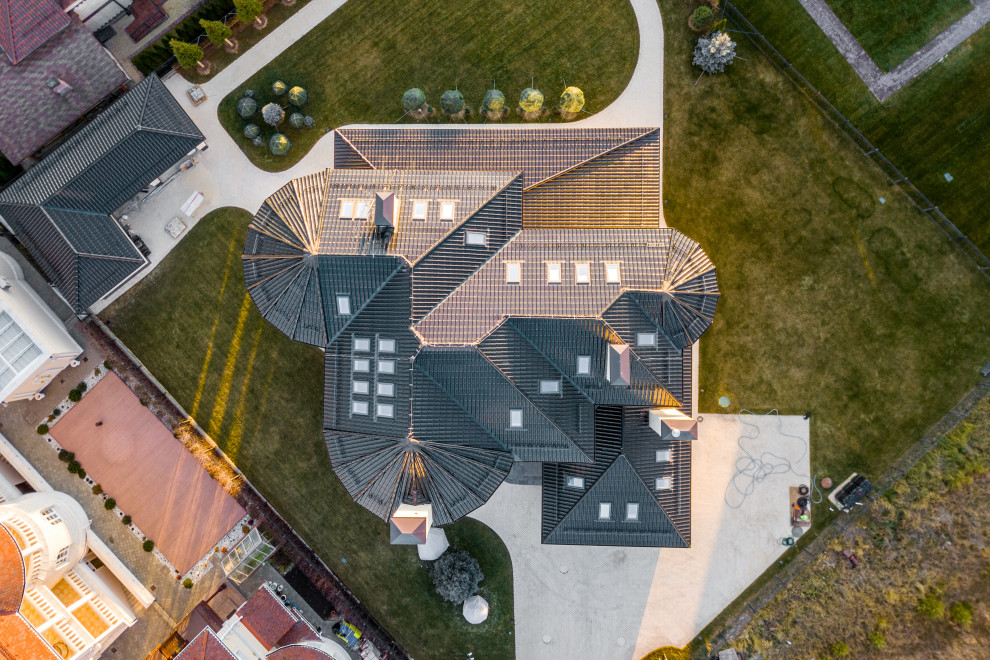 Строительство дома и отделочные работы. Дом на Новой Риге. 700 кв.м.