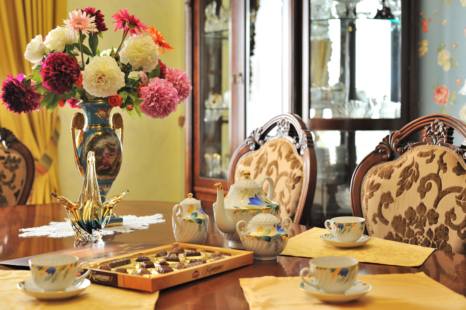 Интерьер дома в классическом стиле (250 кв м)